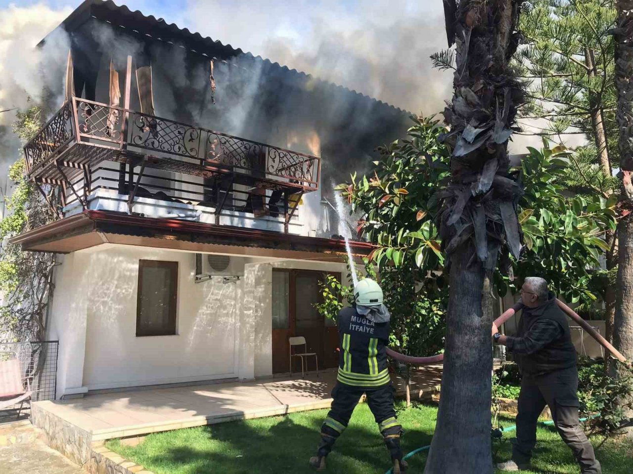 Akyaka’da ev yangını