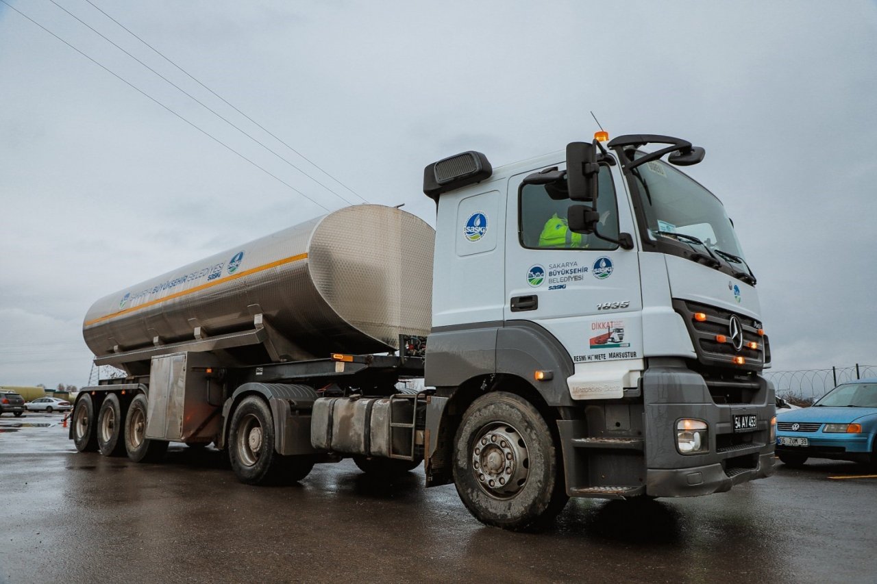 Depremzedelerin su sorununa geçici çözüm