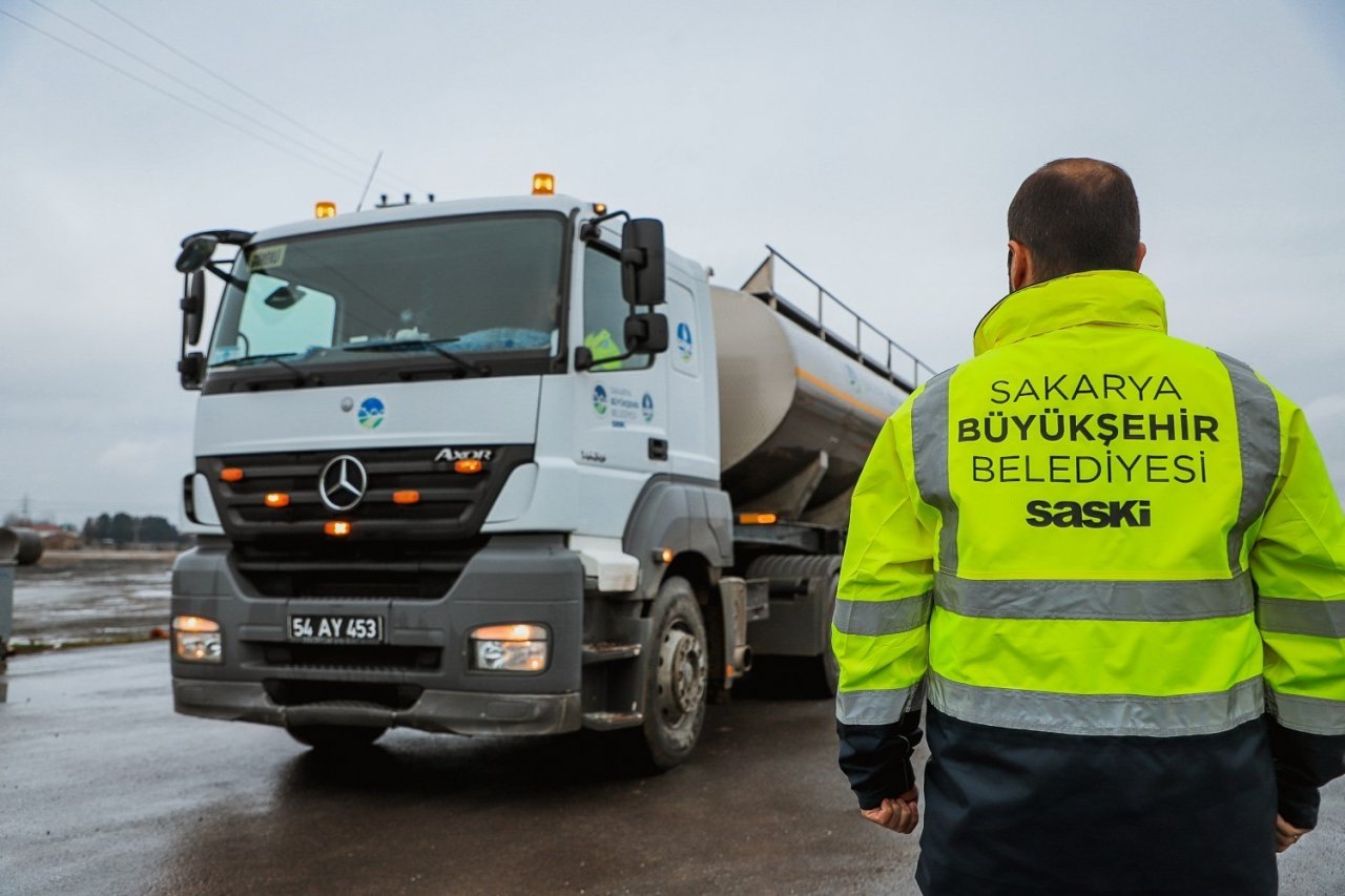 Depremzedelerin su sorununa geçici çözüm