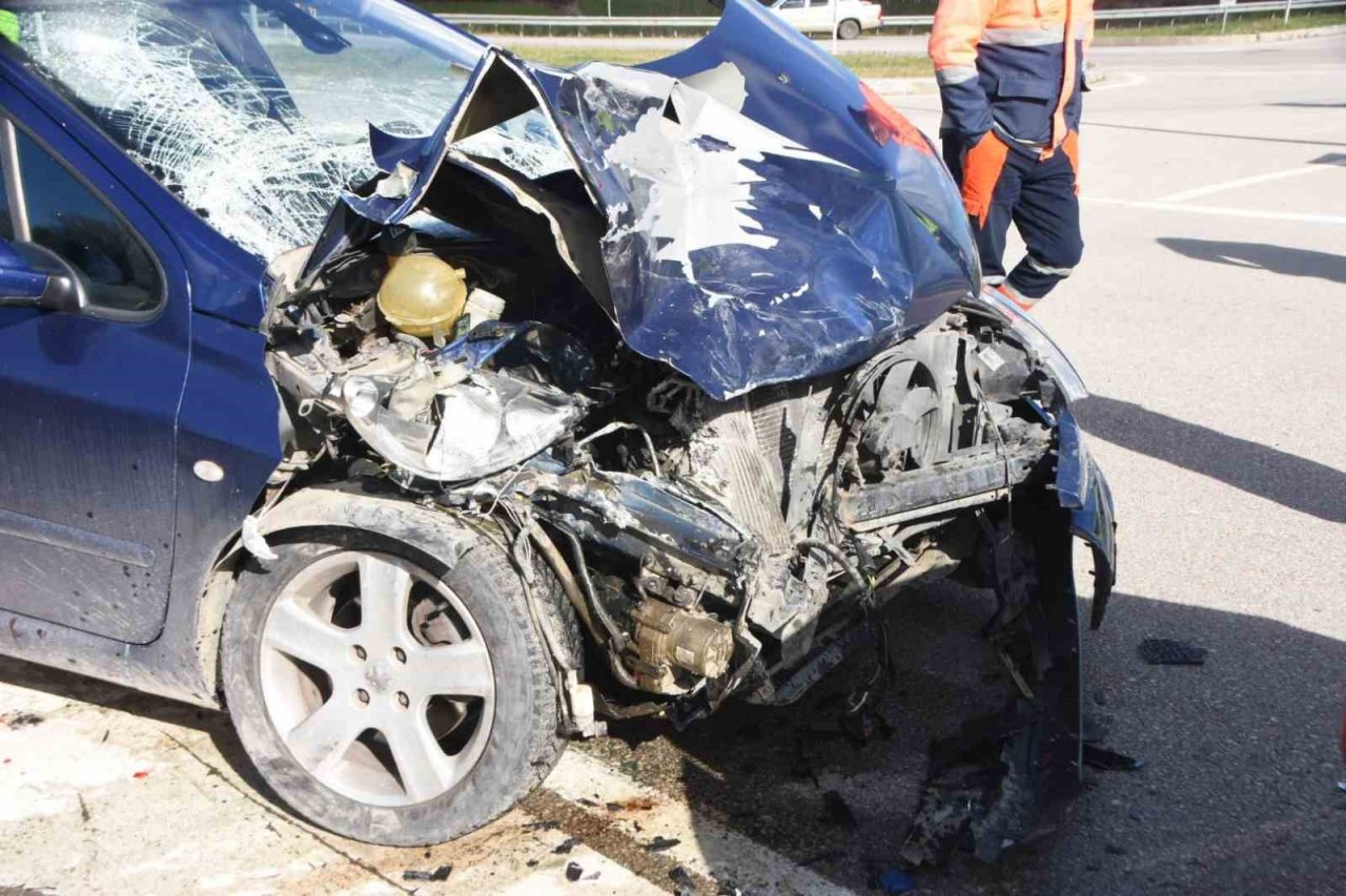 Sinop’ta trafik kazası: 2 yaralı