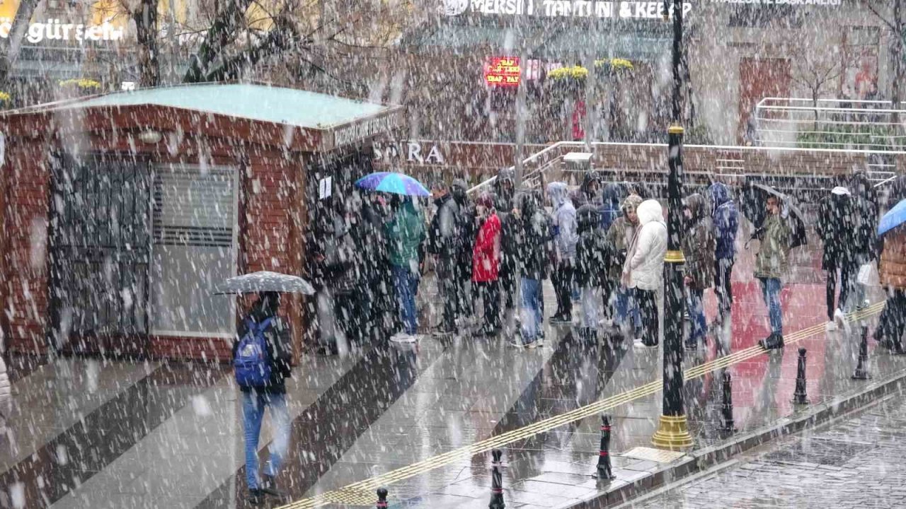 Trabzonspor taraftarları Basel maçına yoğun ilgi gösteriyor