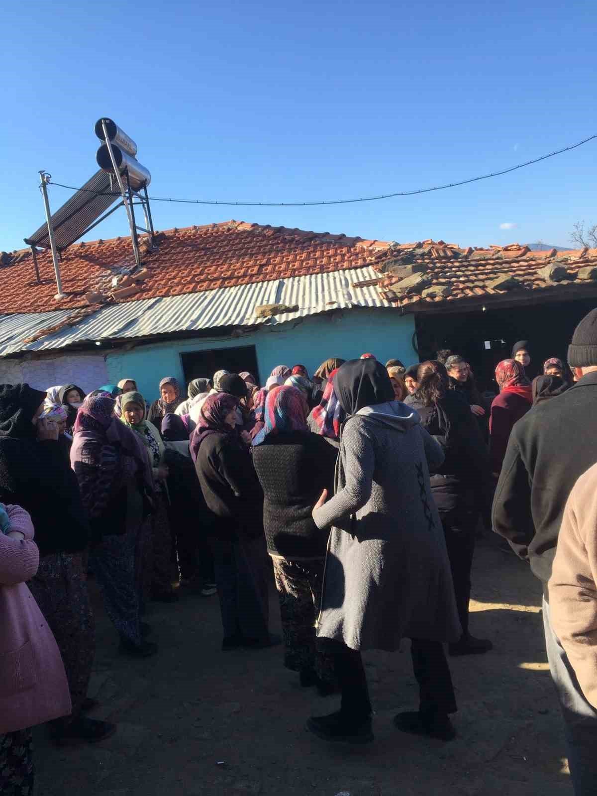 Hatay’daki enkazdan cenazesi çıkarılan 8 aylık hamile öğretmen toprağa verildi