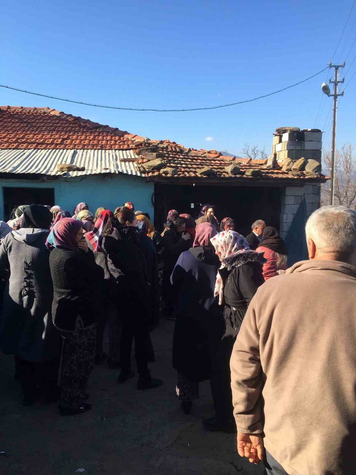 Hatay’daki enkazdan cenazesi çıkarılan 8 aylık hamile öğretmen toprağa verildi