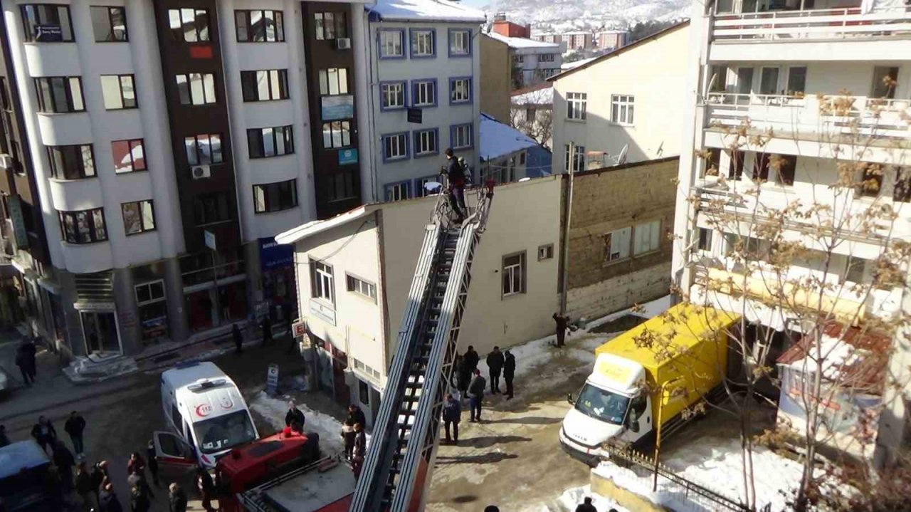 Tunceli’de baca yangını büyümeden söndürüldü