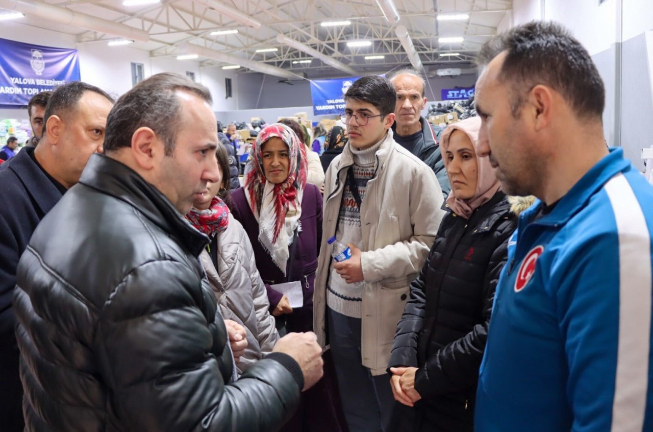 Yalova Belediyesi’nden depremzedelere “sosyal market” hizmeti