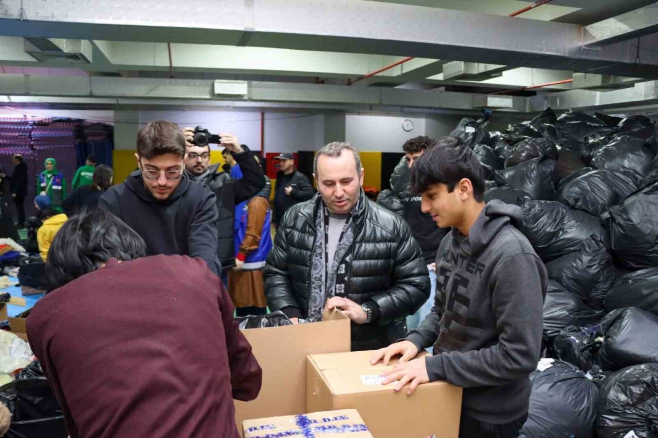 Yalova Belediyesi’nden depremzedelere “sosyal market” hizmeti