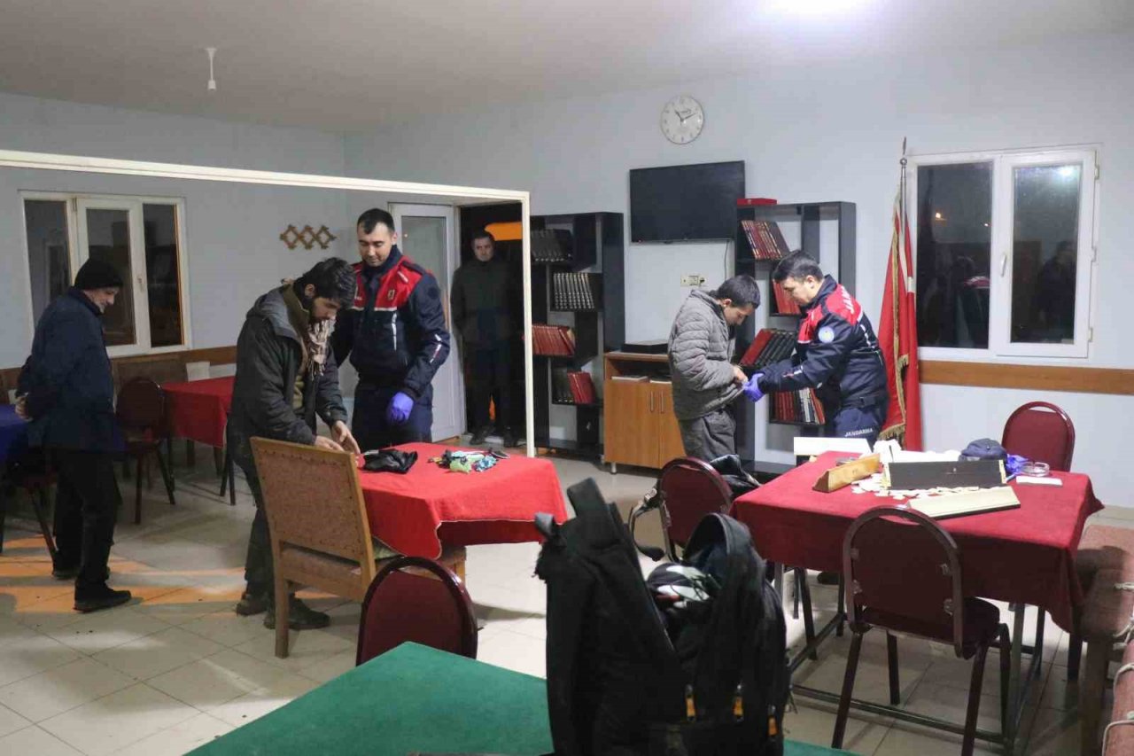 Film gibi olay: 200 yabancı uyruklu şahsı İstanbul diye Sakarya’ya getirdi