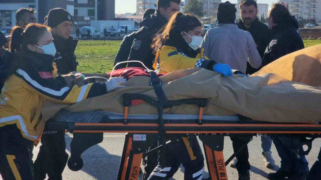 198’inci saatte enkazdan sağ çıkartılan Muhammed helikopterle Diyarbakır’a sevk edildi