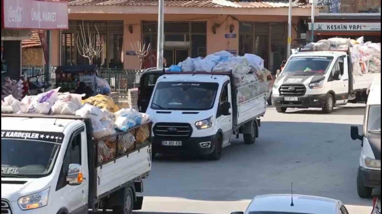 Koçarlı, depremzedelerin ısınması için seferber oldu