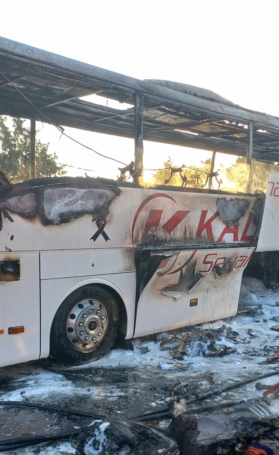İstanbul’dan yola çıkan yolcu otobüsü alev alev yandı