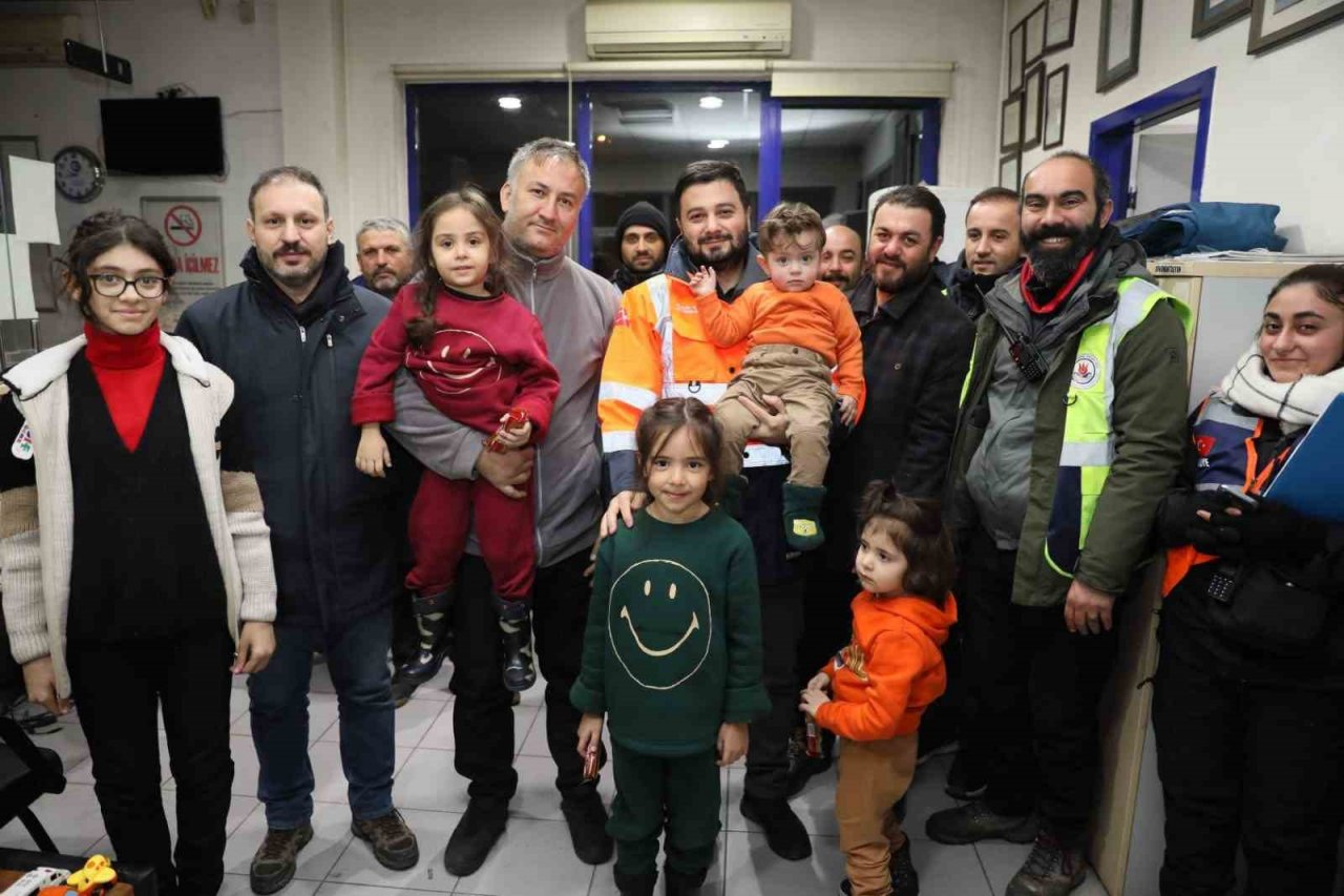 Başkan Öztekin deprem bölgesinde