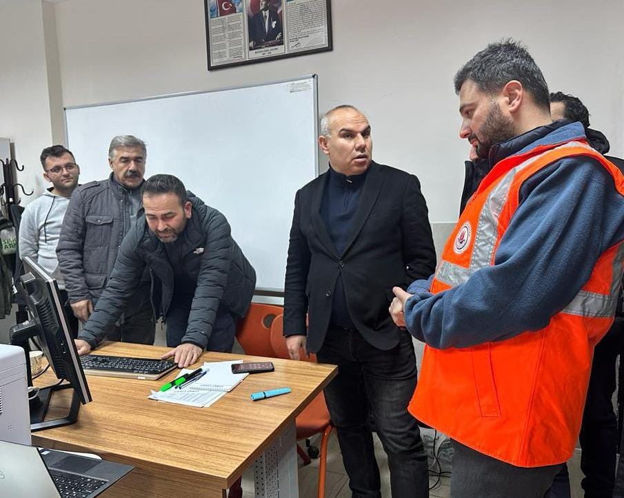 Başkan Öztekin deprem bölgesinde