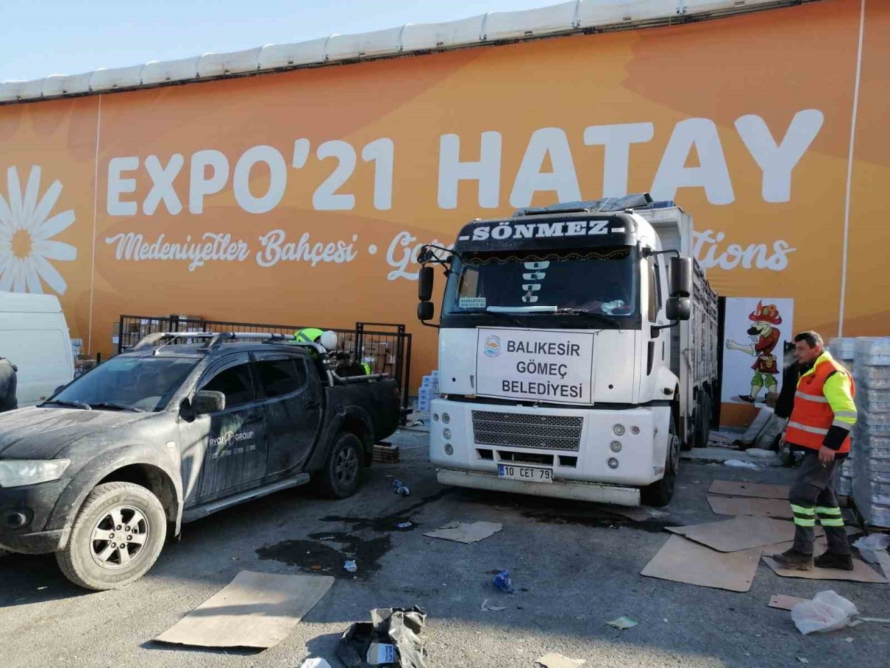 Gömeçliler deprem bölgesi için seferber oldu