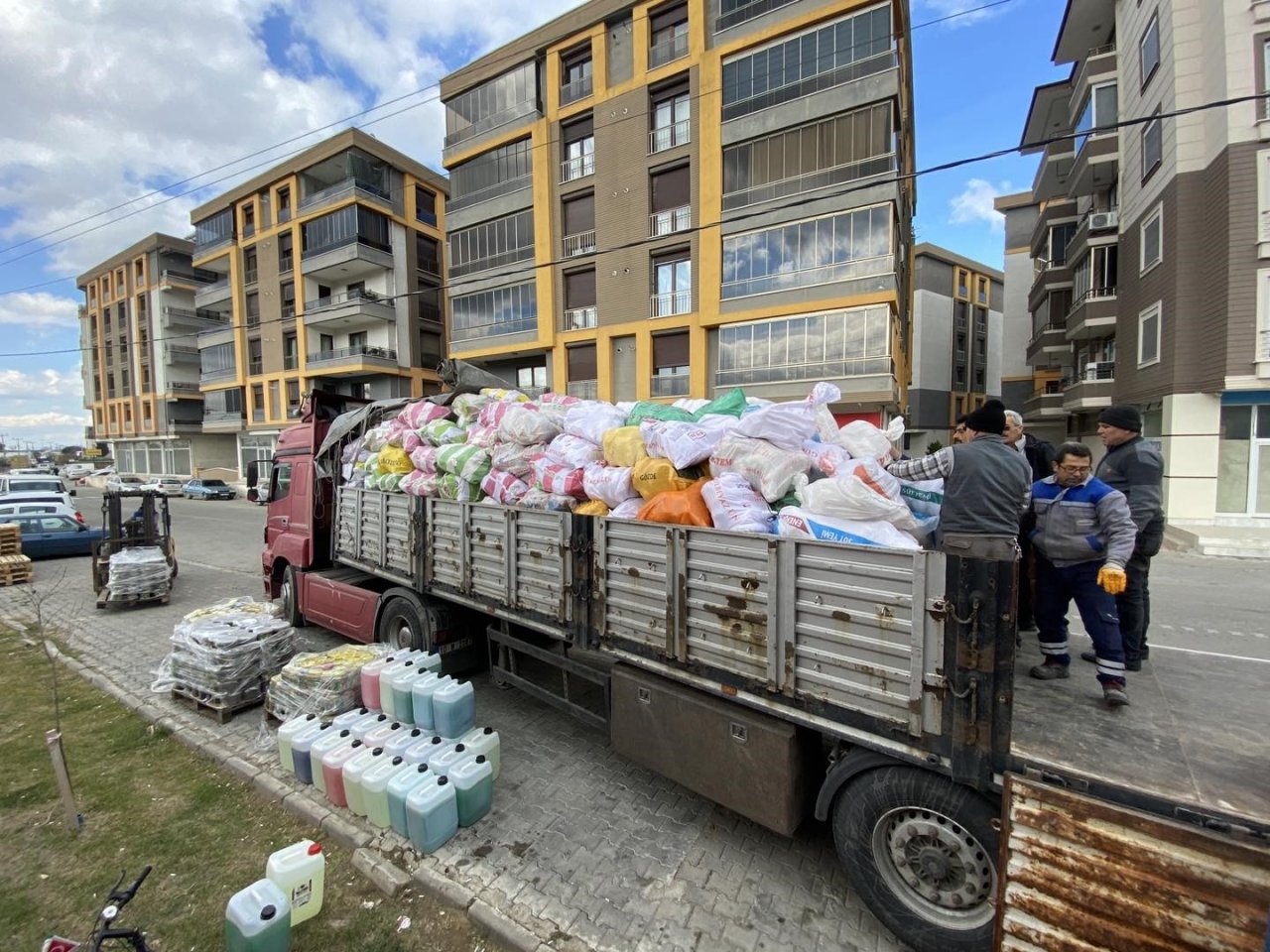 Havran’dan bölgeye yardımlar aralıksız sürüyor
