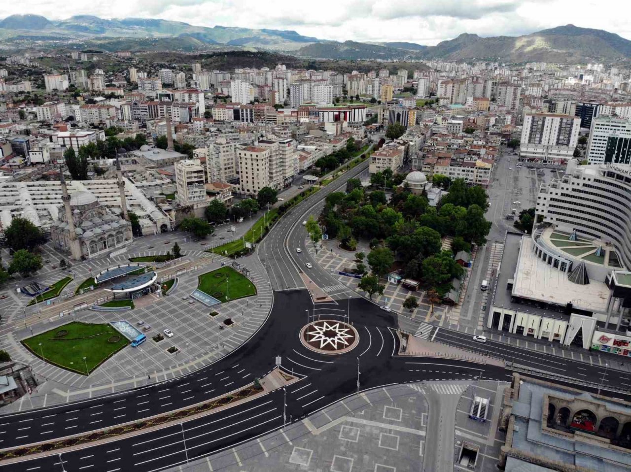 Jeoloji Mühendisleri Odası İl Temsilcisi Özdemir: "Süslü binalardan daha çok, sağlam binalara yerleşmeliyiz"