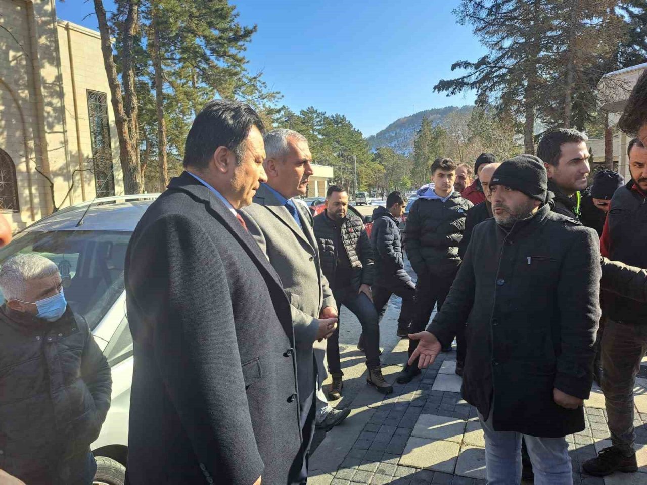 Kayserili öğretmenin ailesi depremde hayatını kaybetti