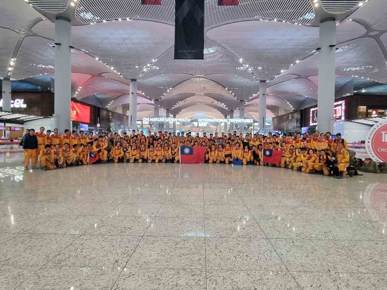 Deprem bölgesindeki çalışmalarını tamamlayan Tayvanlı ekip ülkelerine döndü