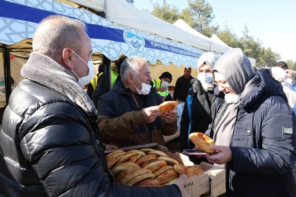 Başkan Büyükkılıç’a Deprem Bölgesi’nden Teşekkür