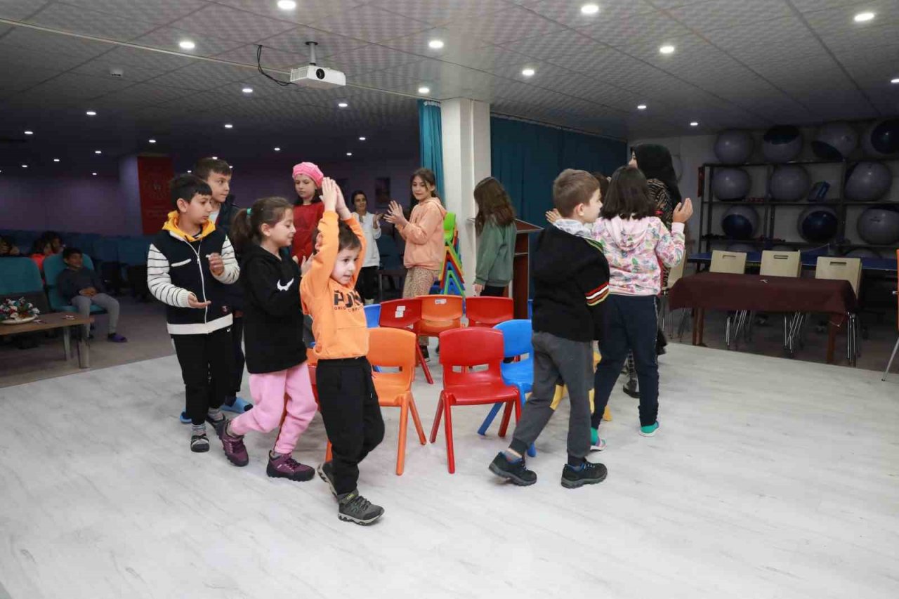 Büyükşehir’in depremzede çocuklar için psikolojik desteği başladı