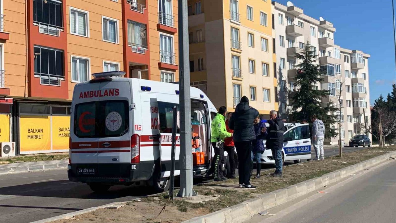 Kırmızı ışık ihlalinin kazayla sonuçlandığı anlar kamerada: 2 yaralı