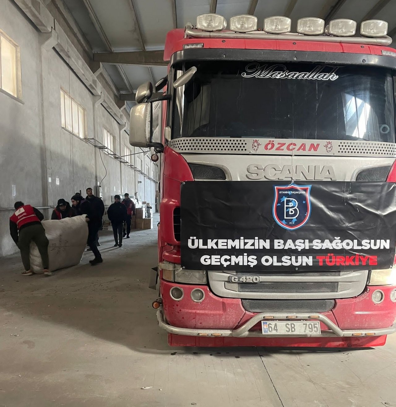 Medipol Başakşehir’in yardım tırları afet bölgelerine ulaşmaya devam ediyor