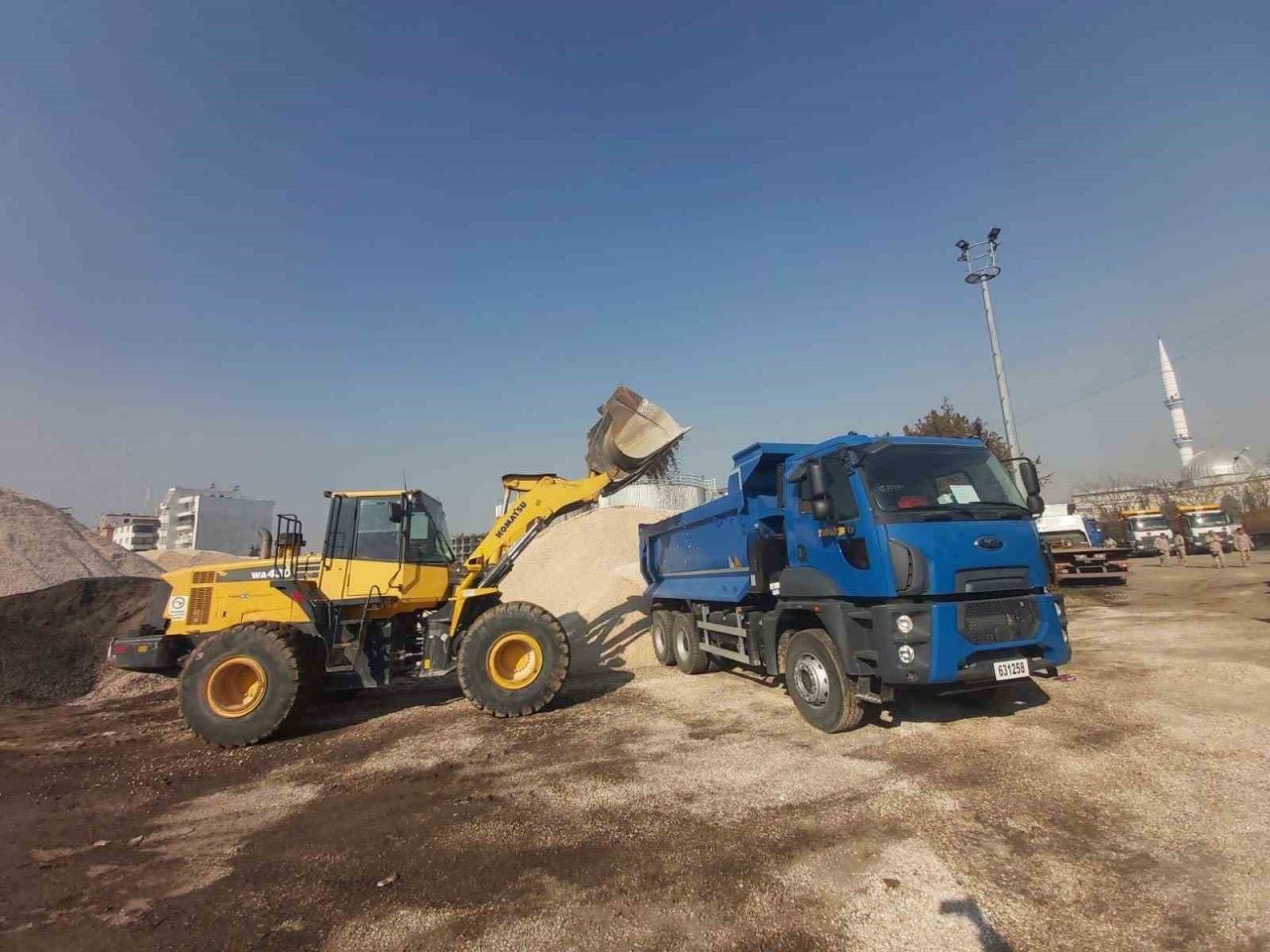 Mehmetçik enkaz kaldırma görevlerine devam ediyor