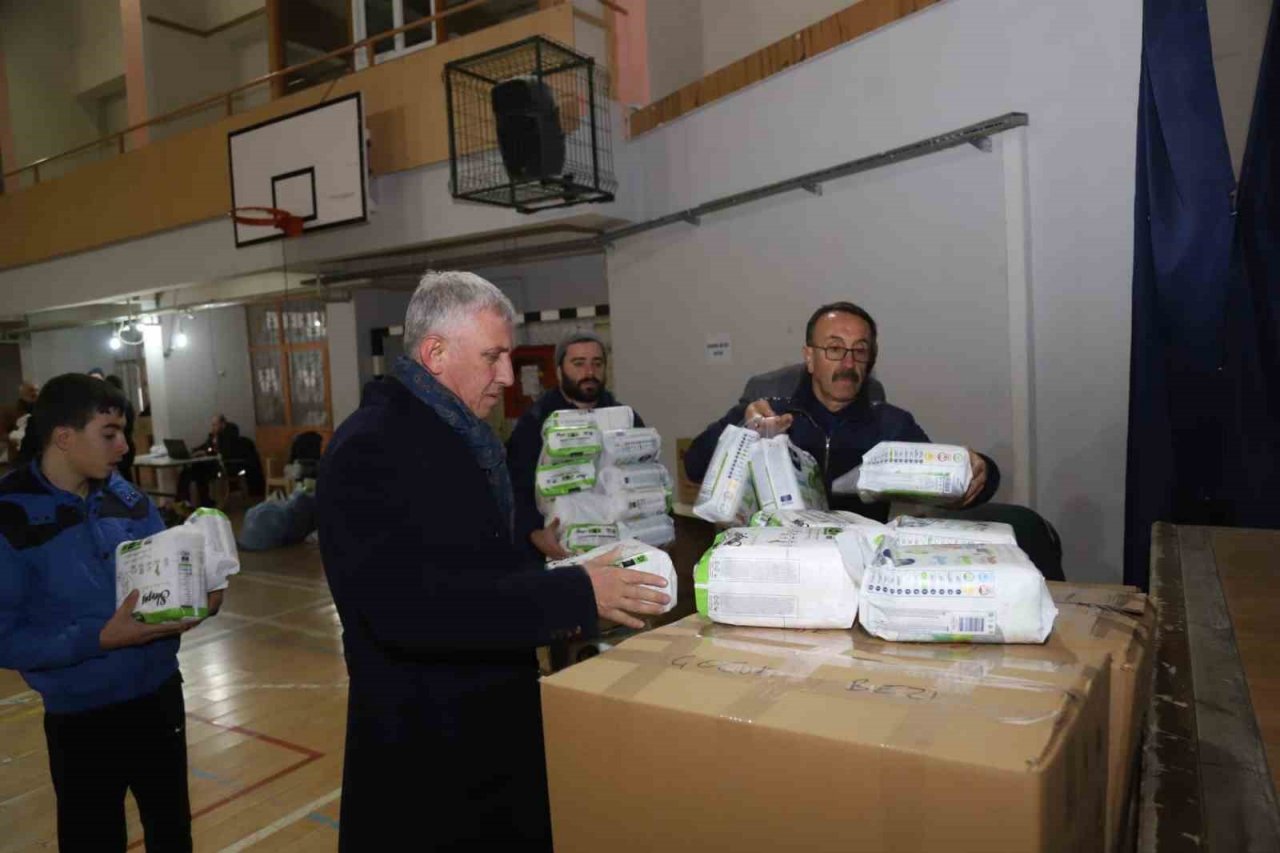 Başkan Sarıalioğlu, 6 aylık maaşını depremzedelere bağışladı