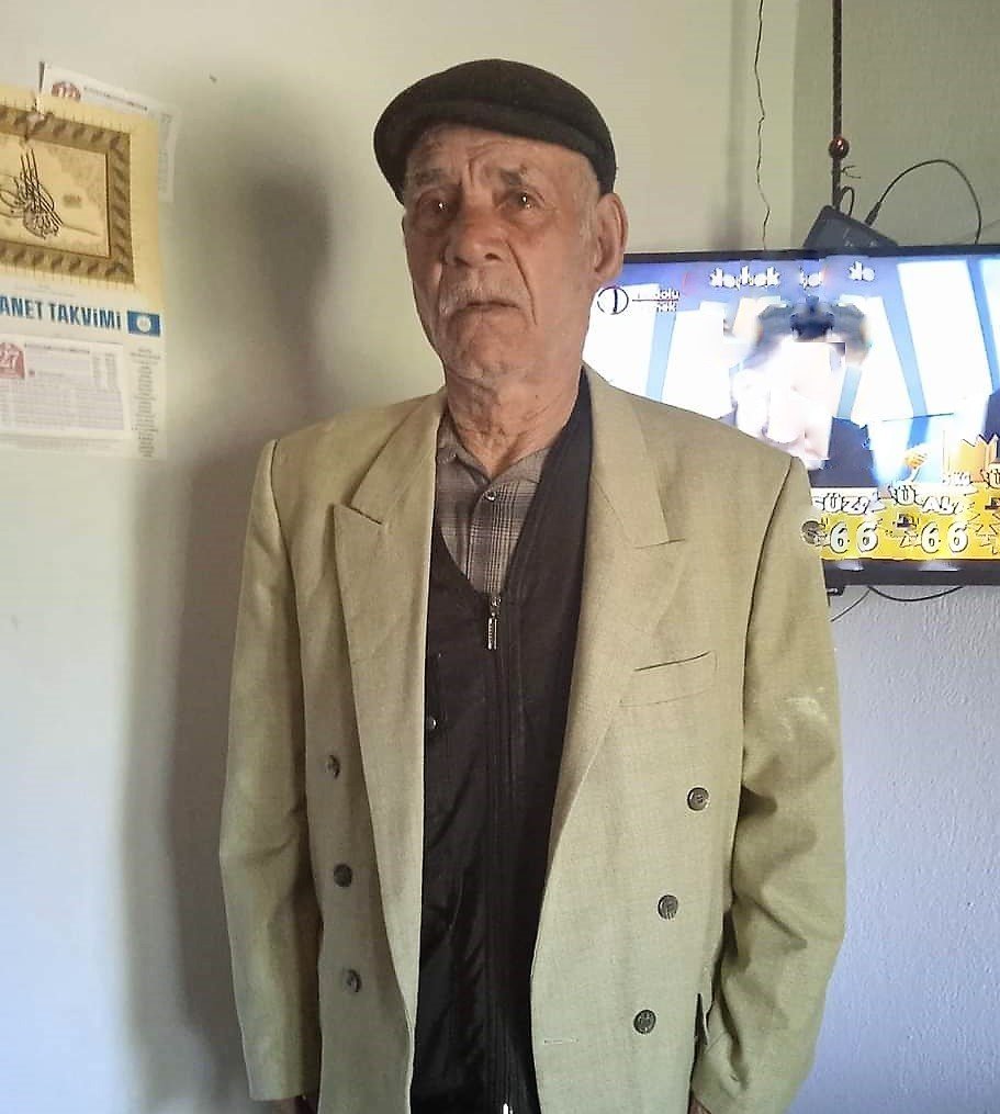 Alevlerin arasında kalan yaşlı adam hayatını kaybetti