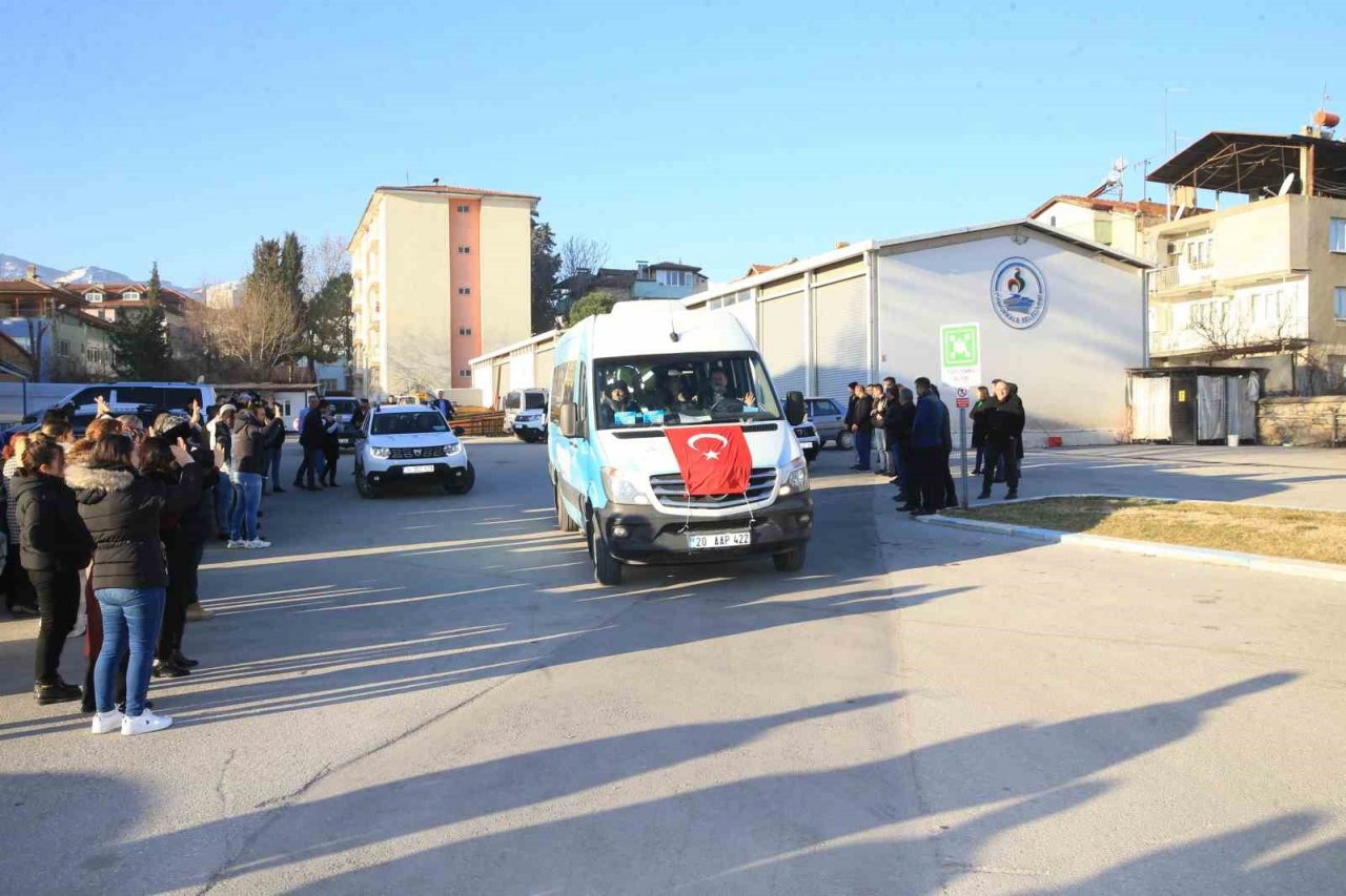 Pamukkale, hasar tespiti için 14 kişilik ekibini deprem bölgesine gönderdi