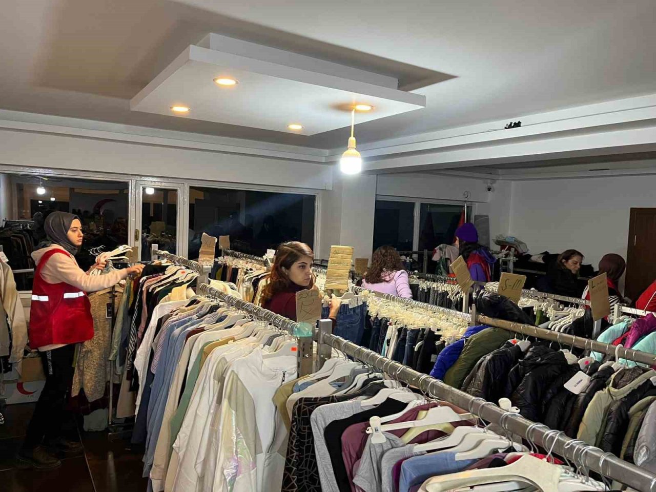 Başkan Yakın afet bölgesine yapılan yardımları açıkladı