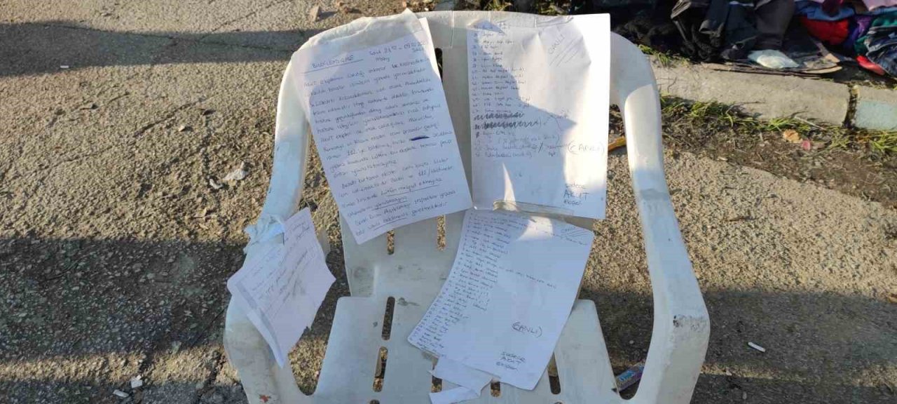 Hatay sokaklarındaki ölüm sessizliği bazen sevinç bazen de hüzünle noktalanıyor