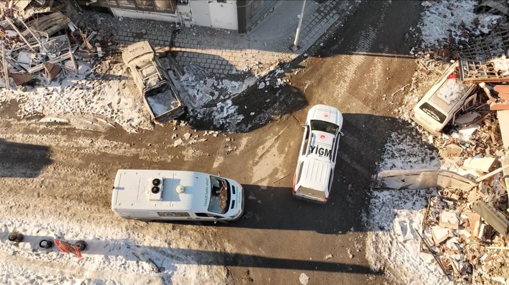 Deprem bölgelerinde, 387 bin 346 binada yer alan 1 milyon 856 bin 864 bağımsız birimde hasar tespit çalışması yapıldı