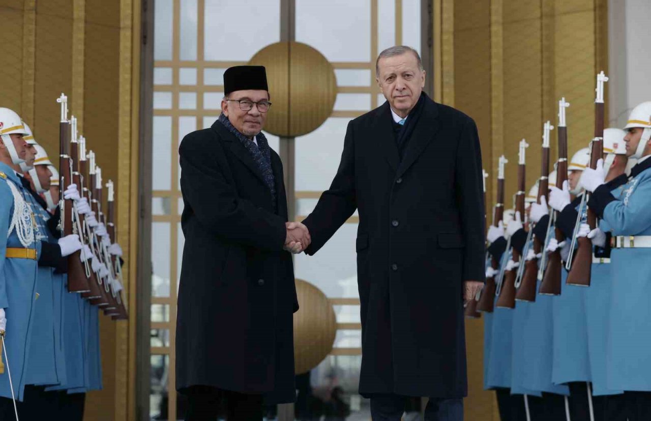 Cumhurbaşkanı Erdoğan, Malezya Başbakanı Enver İbrahim’i kabul etti