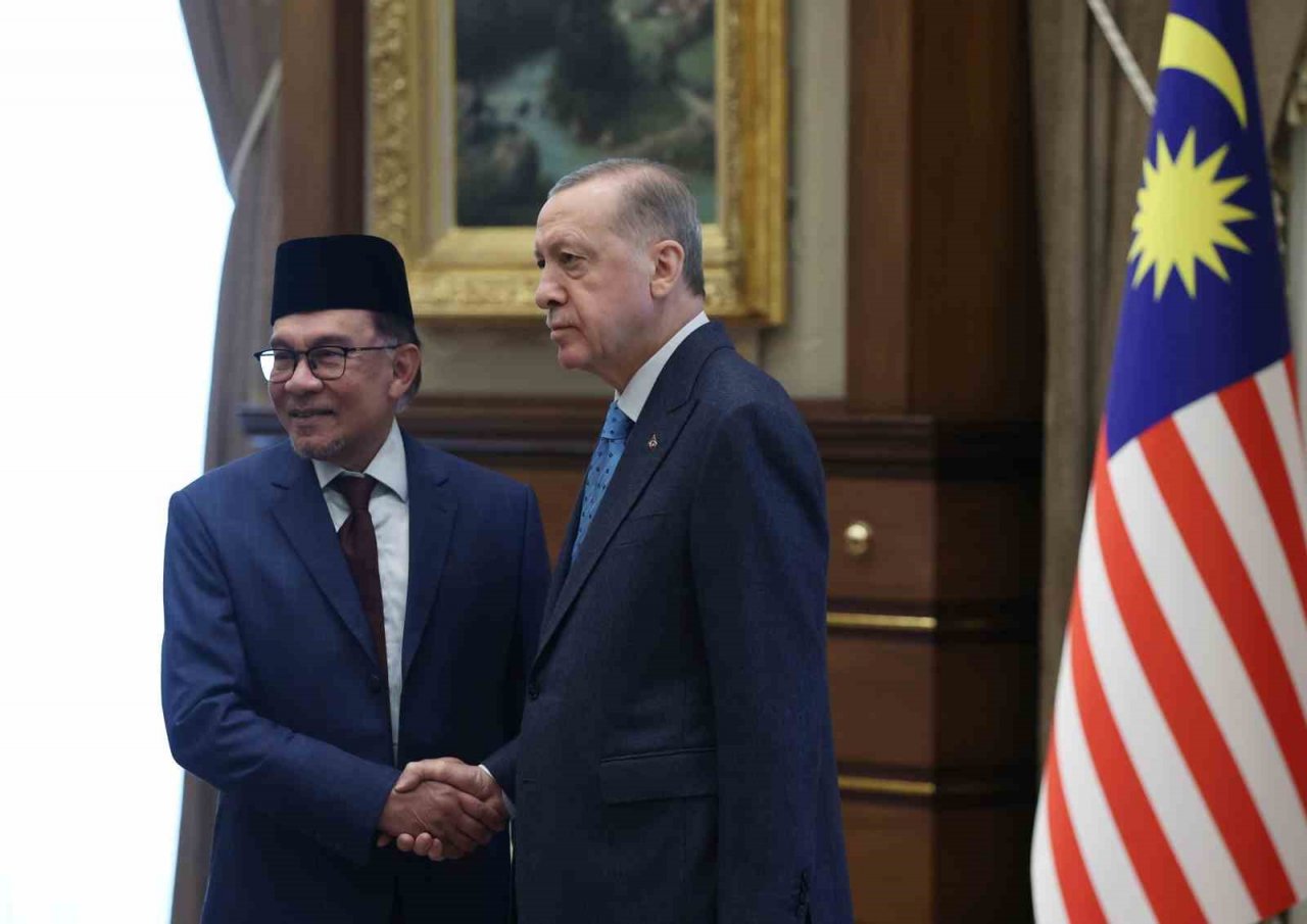 Cumhurbaşkanı Erdoğan, Malezya Başbakanı Enver İbrahim’i kabul etti