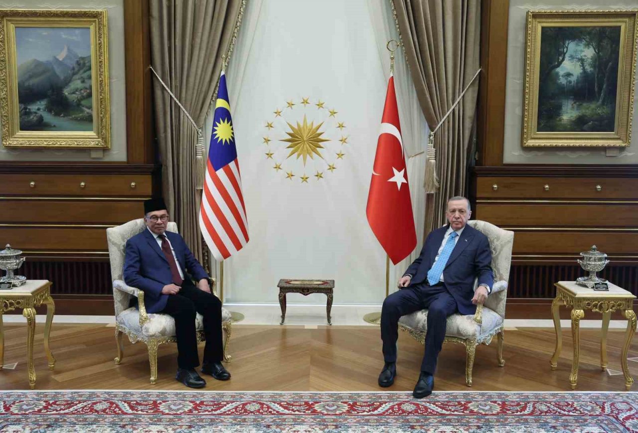 Cumhurbaşkanı Erdoğan, Malezya Başbakanı Enver İbrahim’i kabul etti