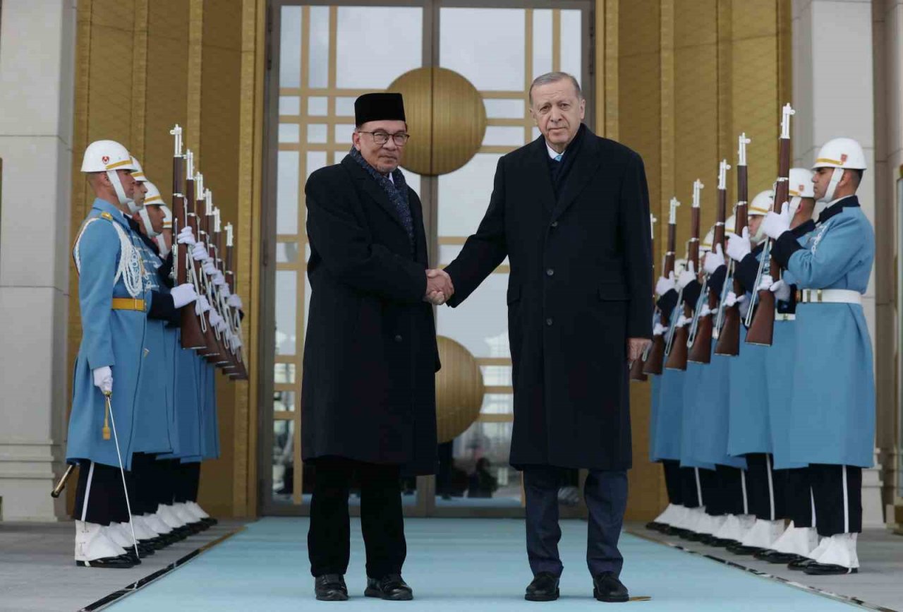Cumhurbaşkanı Erdoğan, Malezya Başbakanı Enver İbrahim’i kabul etti