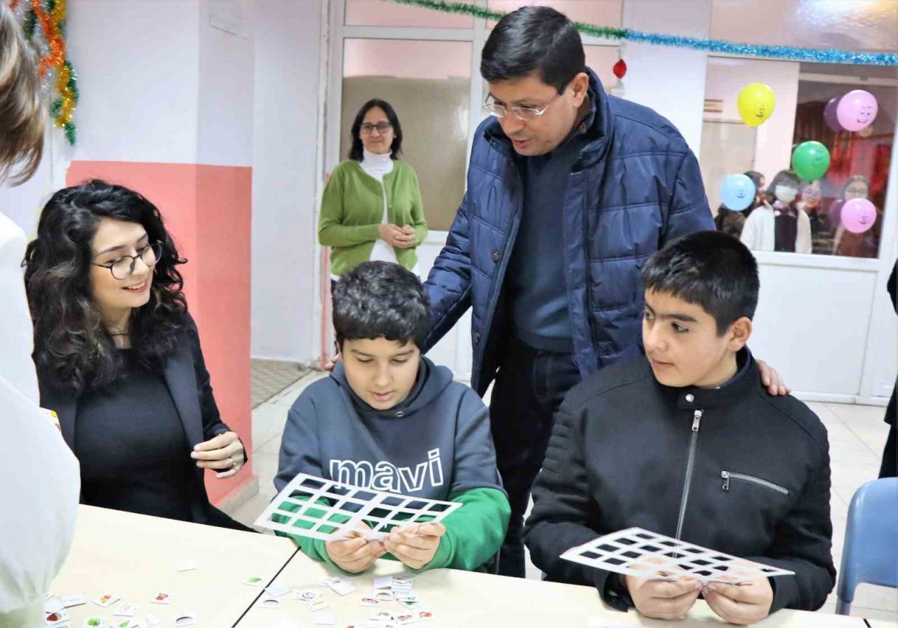 Başkan Özcan gününü çocuklara ayırdı