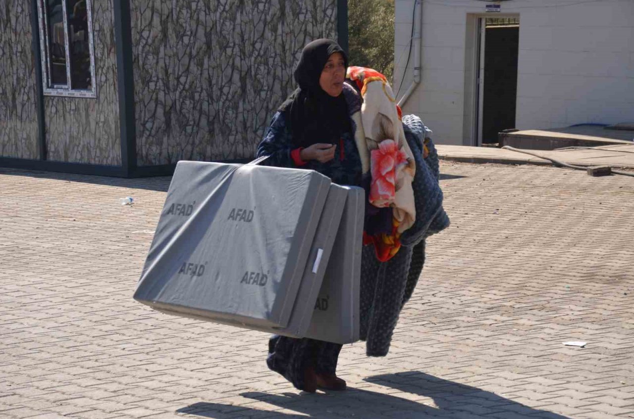 Şırnak Valisi Bilgin, Nurdağı’nda deprem sonrası değerlendirmelerde bulundu