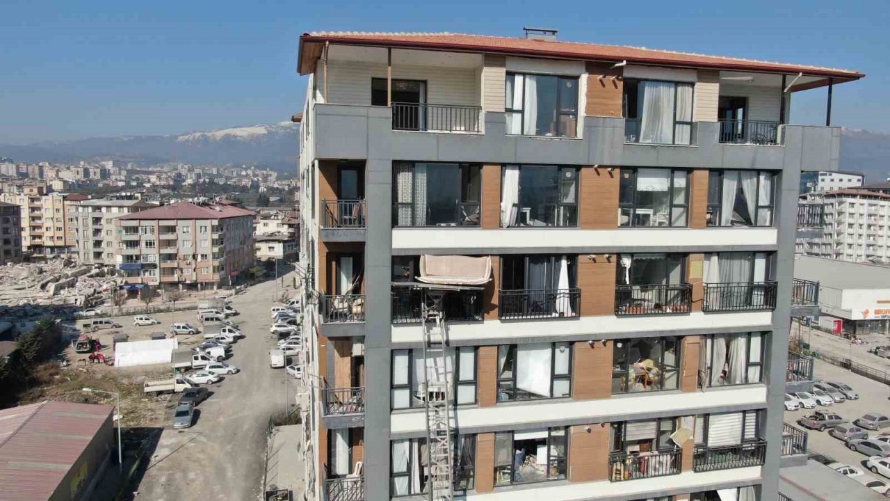 Hasarlı binalardan tehlikeli eşya tahliyesi