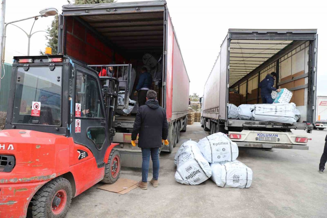ESO deprem bölgesine 51 tırla 30 milyon liralık yardım gönderdi