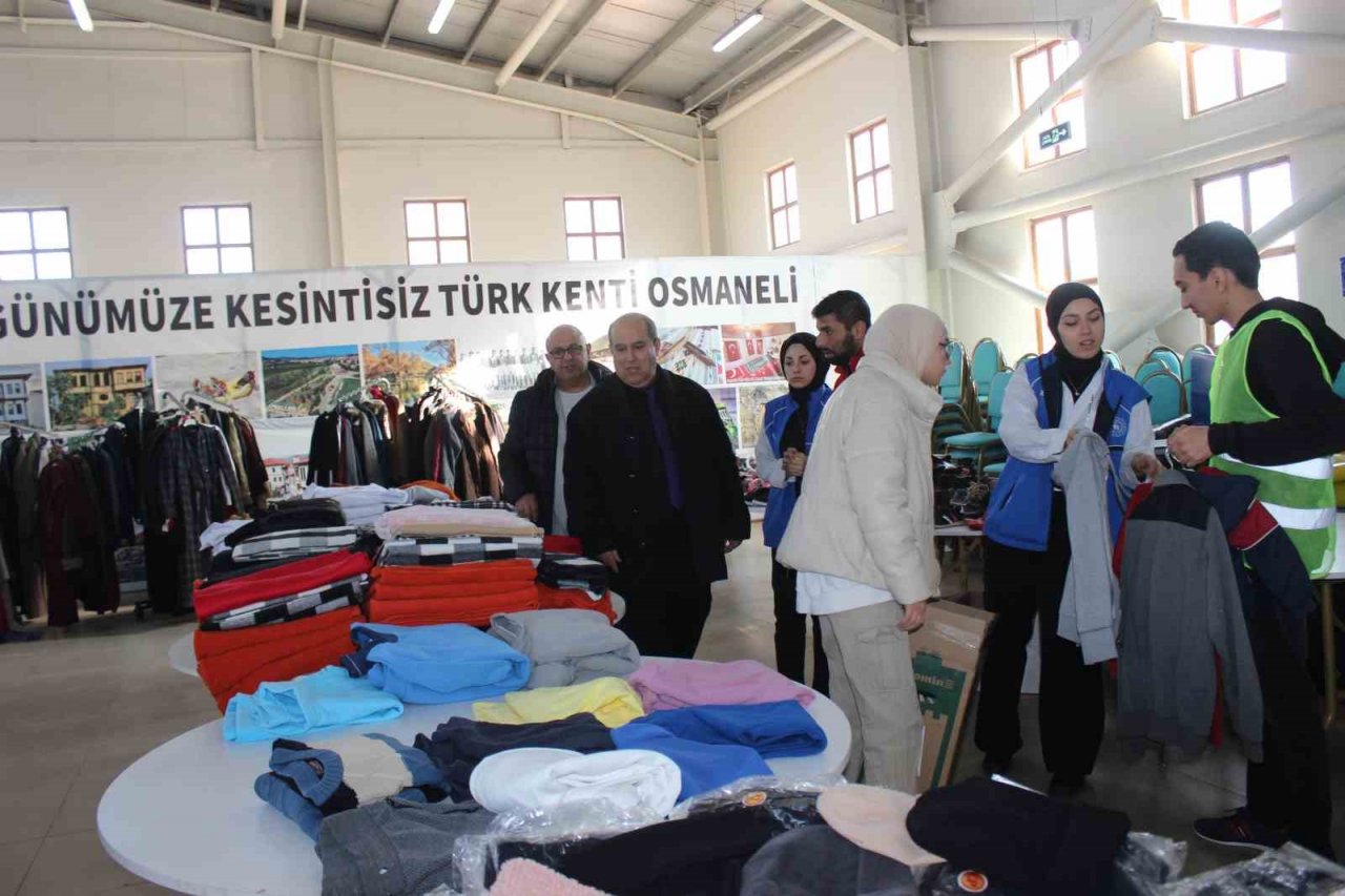 Osmaneli’de depremzedeler için sosyal market hizmete girdi