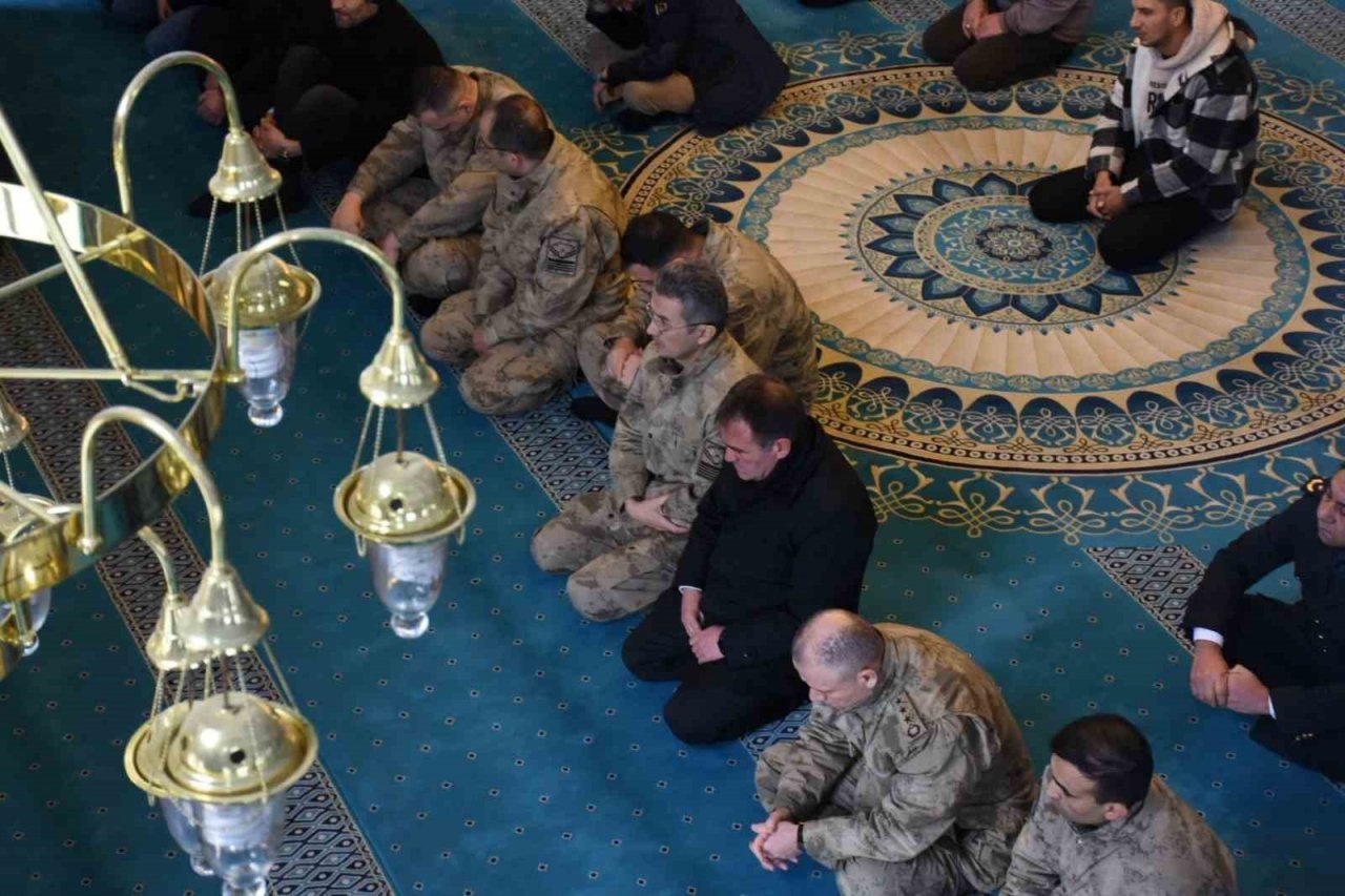 Gümüşhane’nin düşman işgalinden kurtuluşu programları iptal edilerek mevlit okutuldu