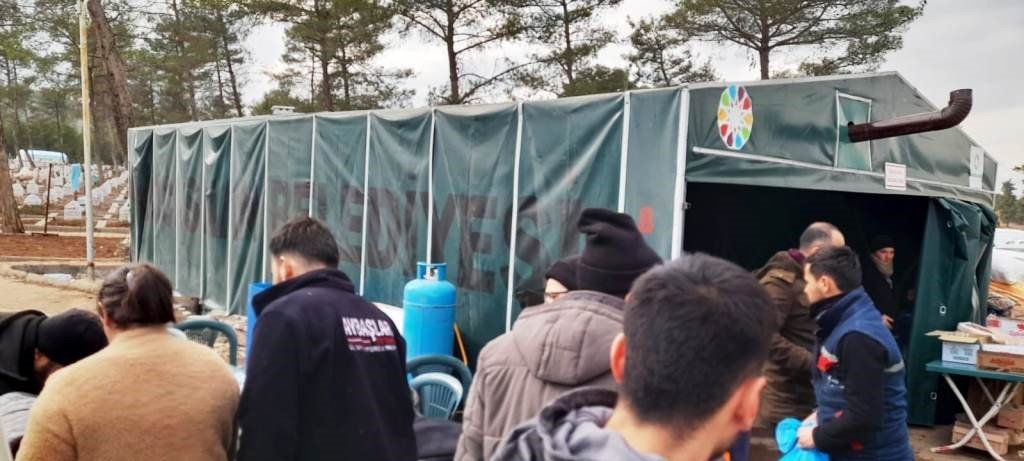 Başkan Çolakbayrakdar: "Yaraların en hızlı şekilde sarılması için var gücümüzle çalışıyoruz"