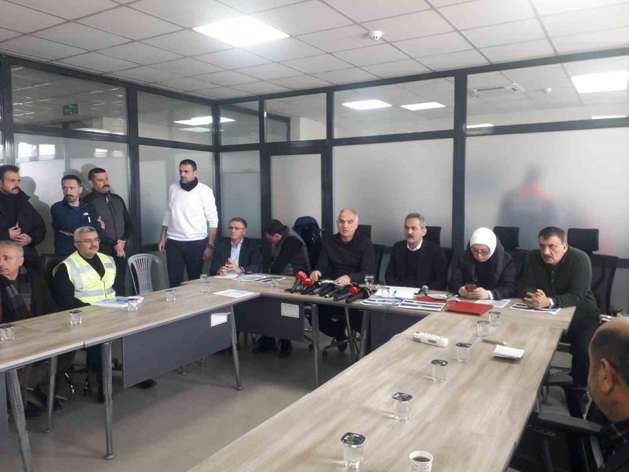 Bakan Ersoy: "Malatya’da enkaz çalışmalarına başladık"