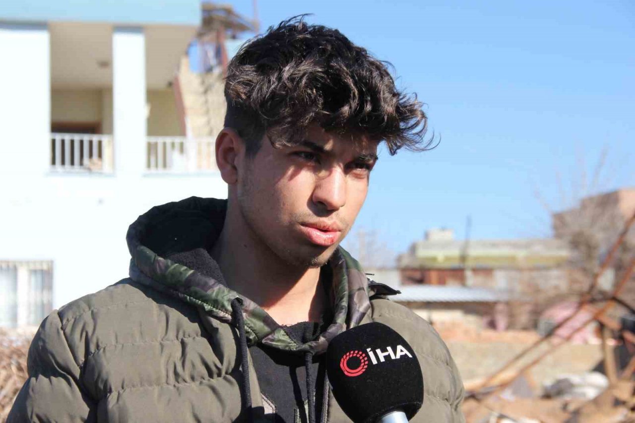 Enkazın altında ’Son videom’ diye çekti, enkazdan sağ çıktı