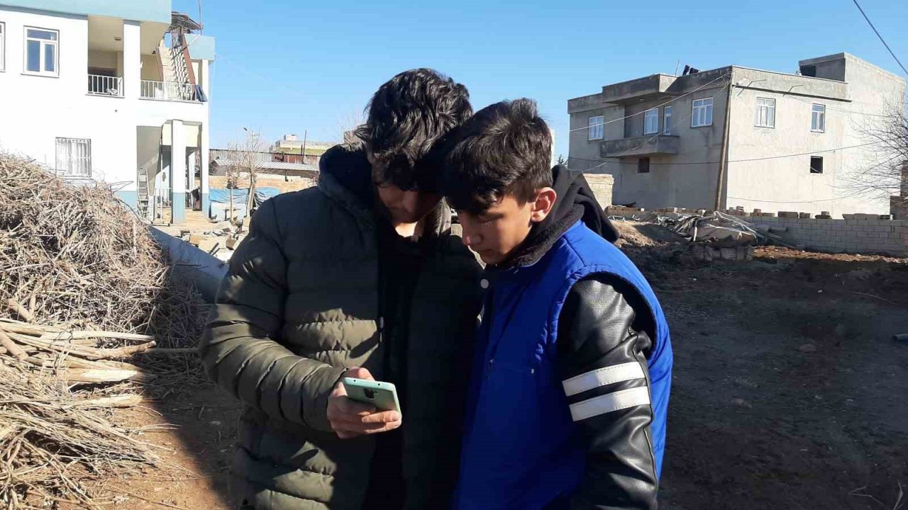 Enkazın altında ’Son videom’ diye çekti, enkazdan sağ çıktı