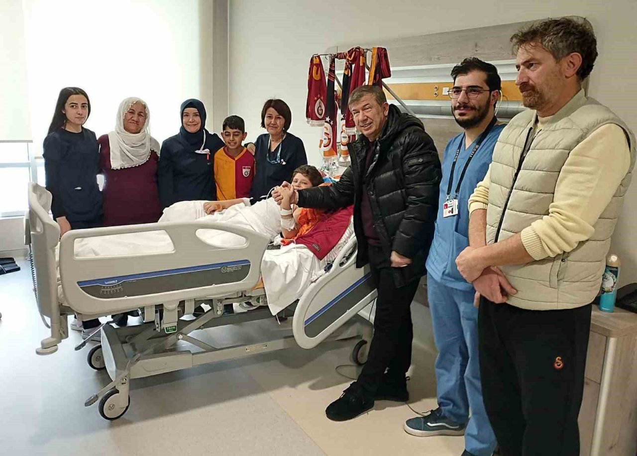 Tanju Çolak, depremzede Cihan Emir Parlak ile bir araya geldi