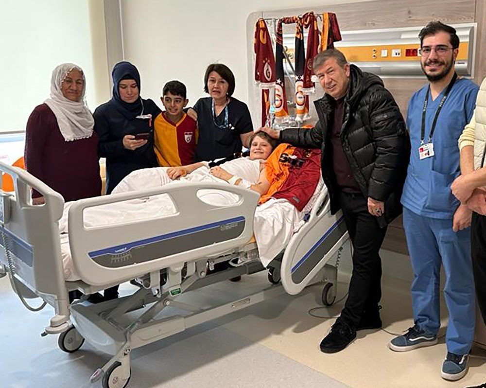 Tanju Çolak, depremzede Cihan Emir Parlak ile bir araya geldi