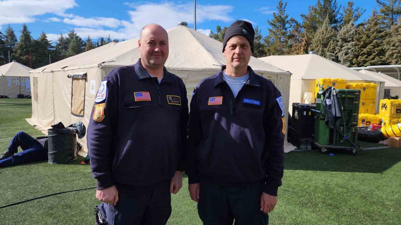 ABD’den Adıyaman’a gelen 160 kişilik ekip enkazdan vatandaşları kurtarmak için mücadele veriyor