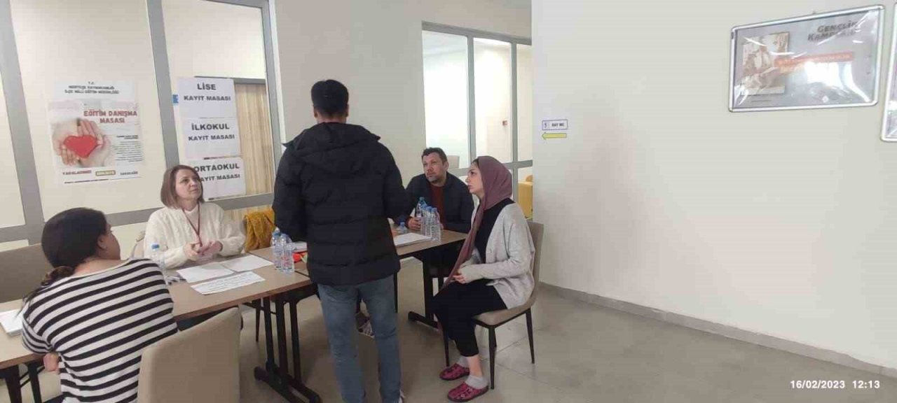 Depremzede çocuklar için Eğitim Danışma Masaları kuruldu